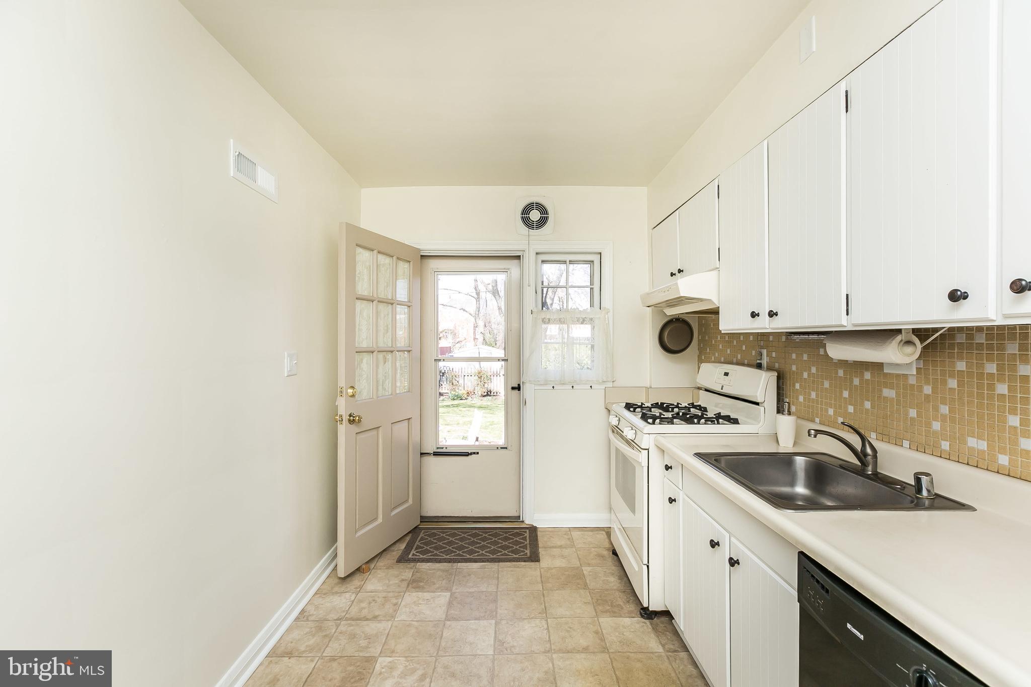 1228 Cedarcroft Road Baltimore, MD 21239 - Photo 13 of 39