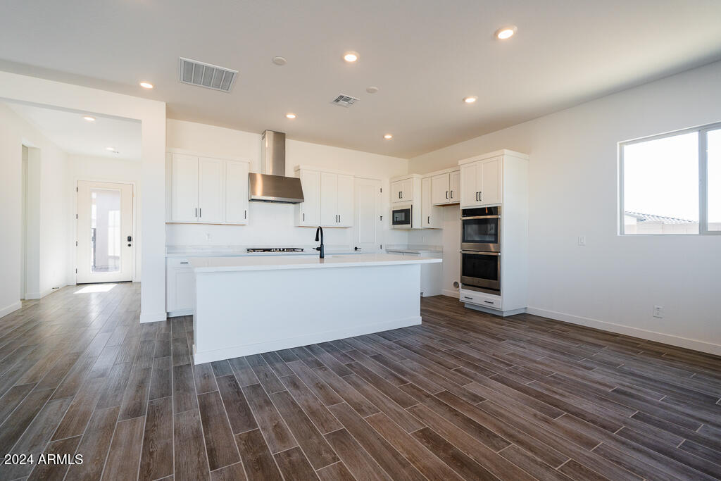 3640 West Summerside Road Laveen, AZ 85339 - Photo 3 of 24 Tri Pointe Whispering Hills 103 - Kitche