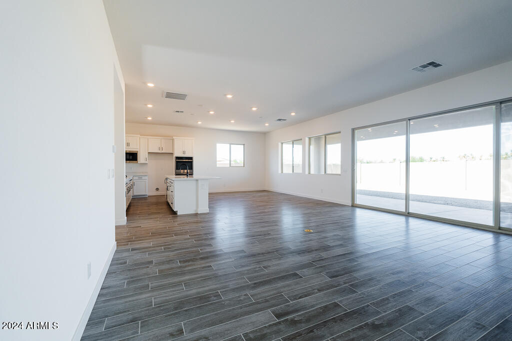 3640 West Summerside Road Laveen, AZ 85339 - Photo 8 of 24 Tri Pointe Whispering Hills 103 - Great