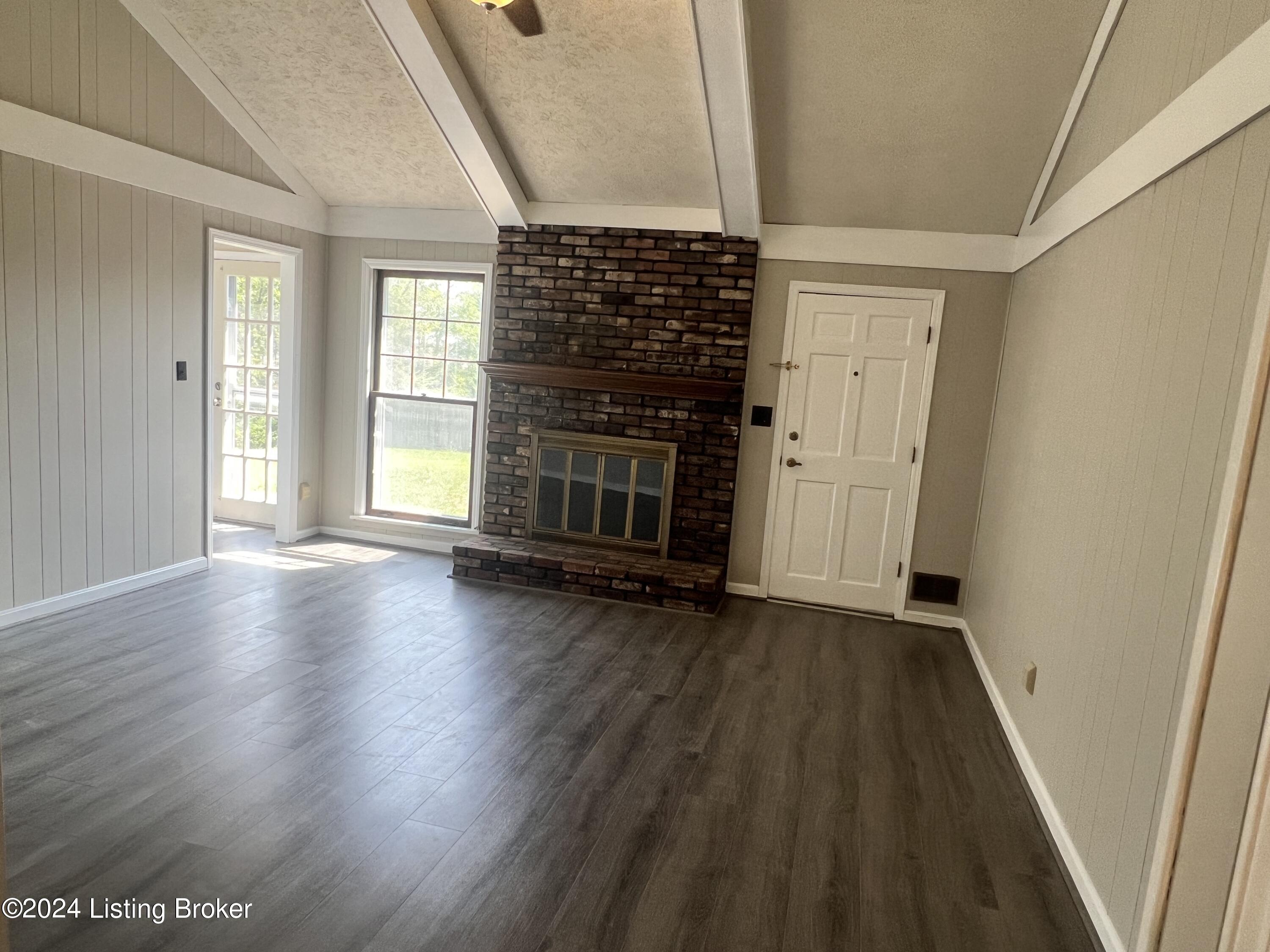 11916 Berry Hill Road Louisville, KY 40243 - Photo 11 of 27 IMG_7665