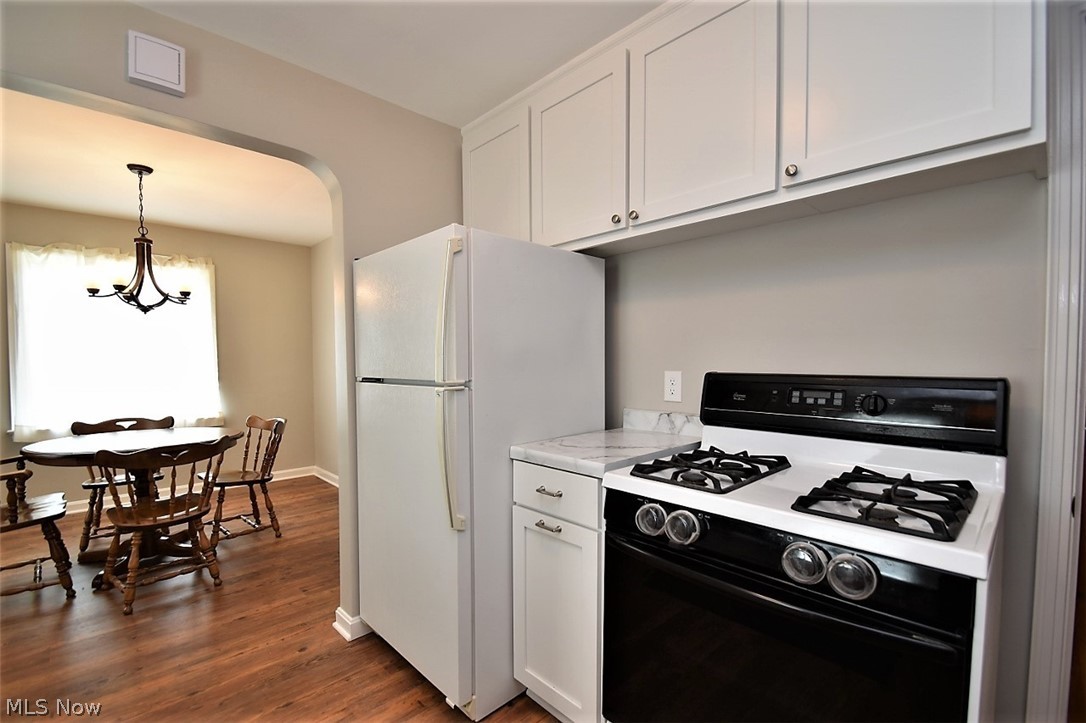 1651 Harwich Road Cleveland, OH 44124 - Photo 11 of 33