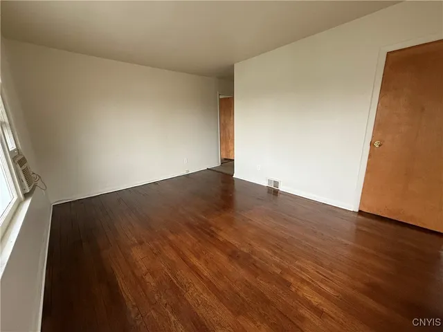 $1,300 | 483 Pleasantview Avenue, Unit 2, Salina, NY 13208