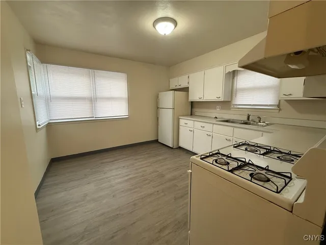 $1,300 | 483 Pleasantview Avenue, Unit 2, Salina, NY 13208