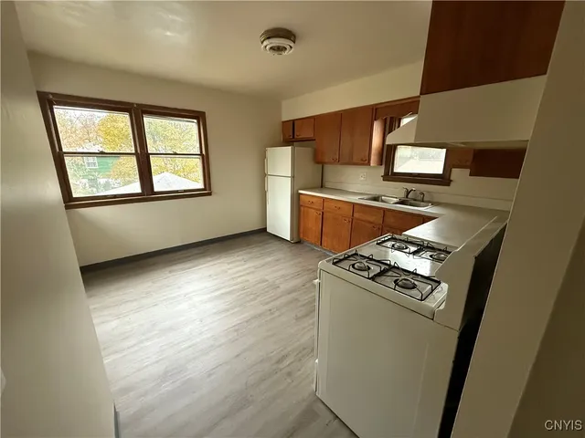 $1,300 | 483 Pleasantview Avenue, Unit 2, Salina, NY 13208