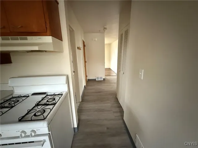 $1,300 | 483 Pleasantview Avenue, Unit 2, Salina, NY 13208