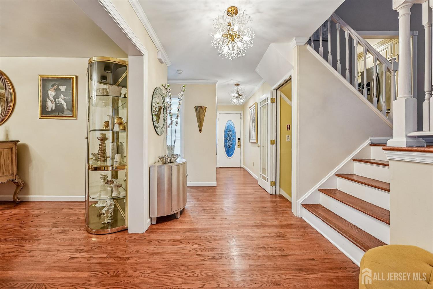 42 Colburn Road East Brunswick, NJ 08816 - Photo 3 of 33