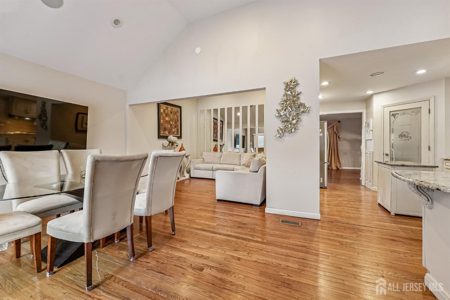 42 Colburn Road East Brunswick, NJ 08816 - Photo 10 of 33