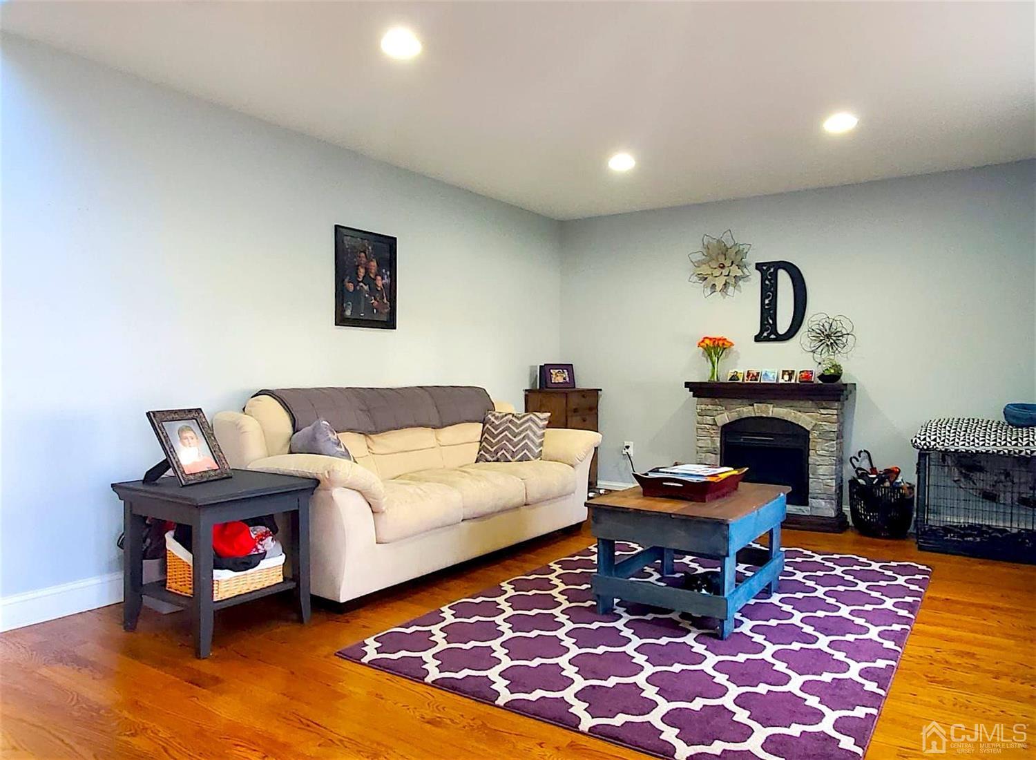 563 Crows Mill Road Fords, NJ 08863 - Photo 2 of 27 Formal Living Room