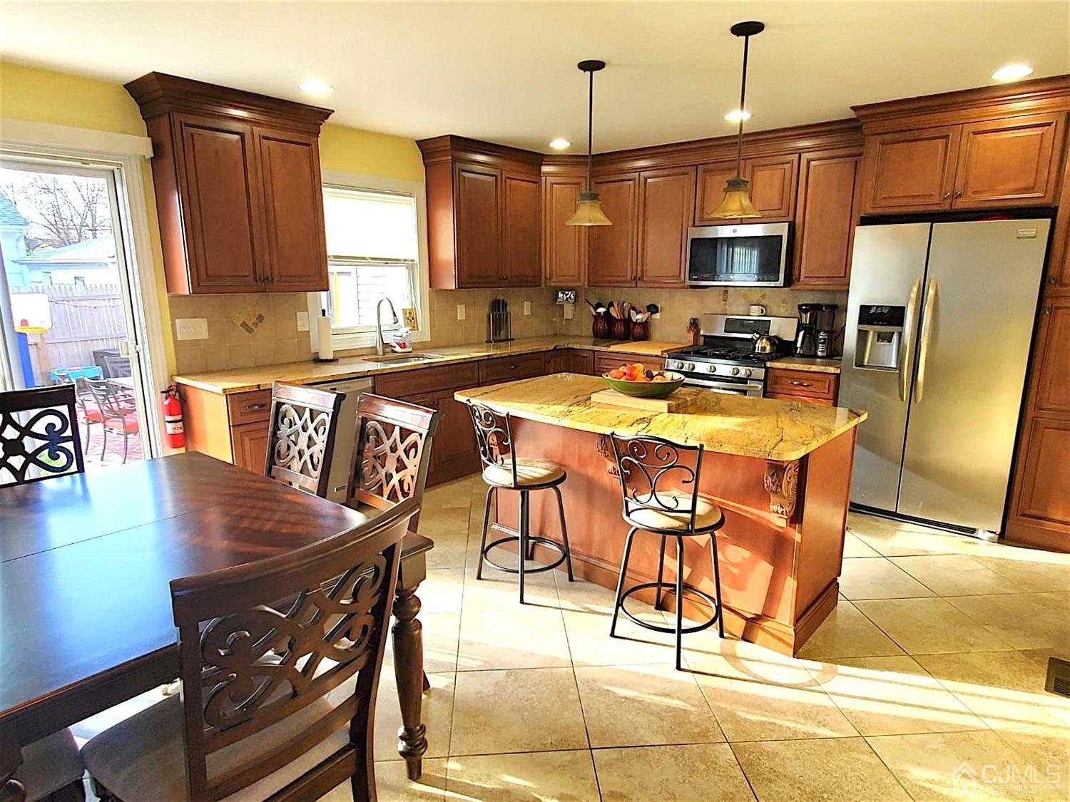 563 Crows Mill Road Fords, NJ 08863 - Photo 5 of 27 Kitchen and Dinning Room