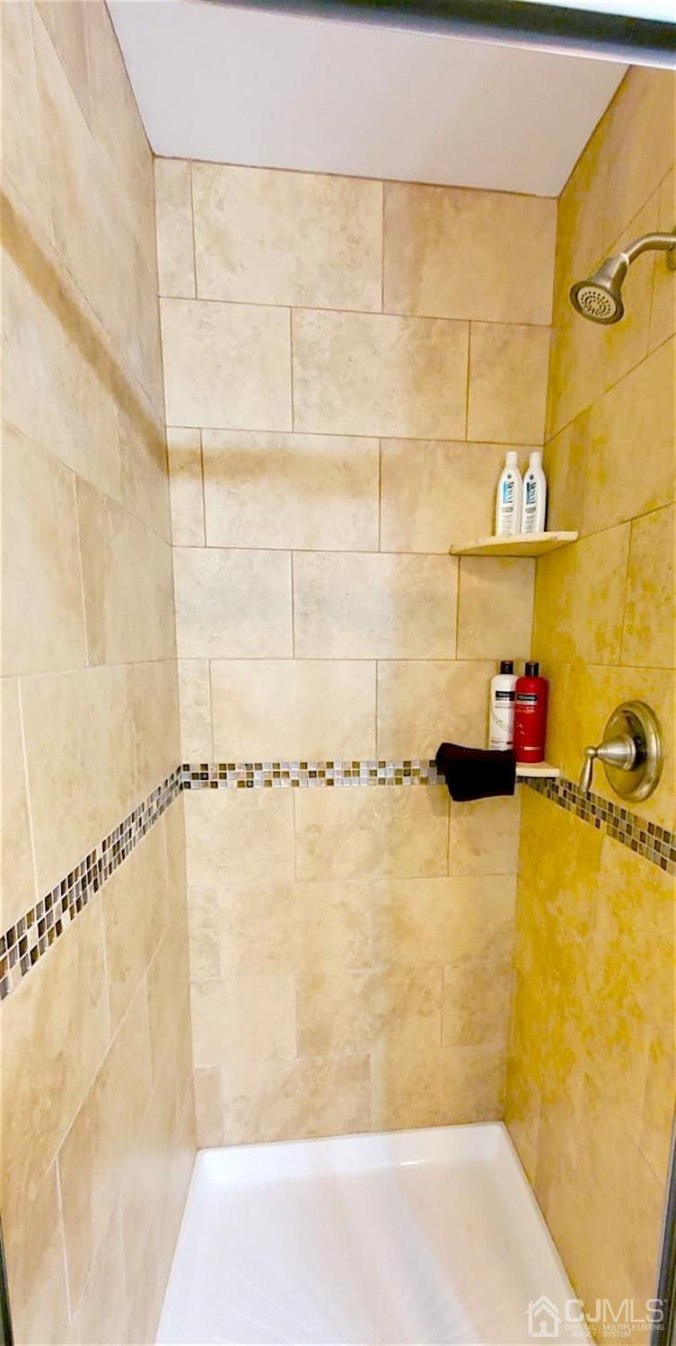 563 Crows Mill Road Fords, NJ 08863 - Photo 8 of 27 Main floor bath shower