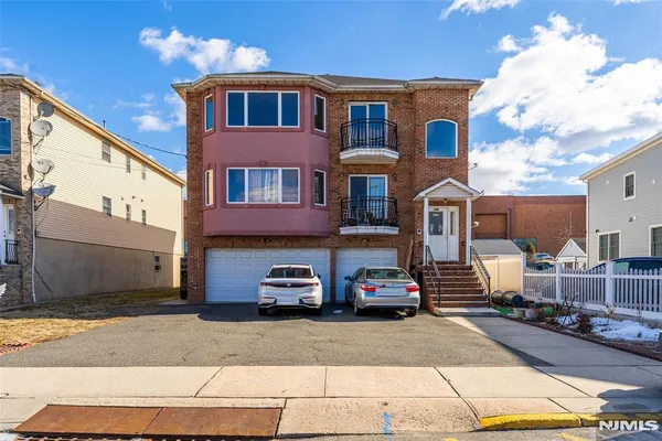 $3,000 | 196 Sandford Avenue, Unit 2, Kearny, NJ 07032