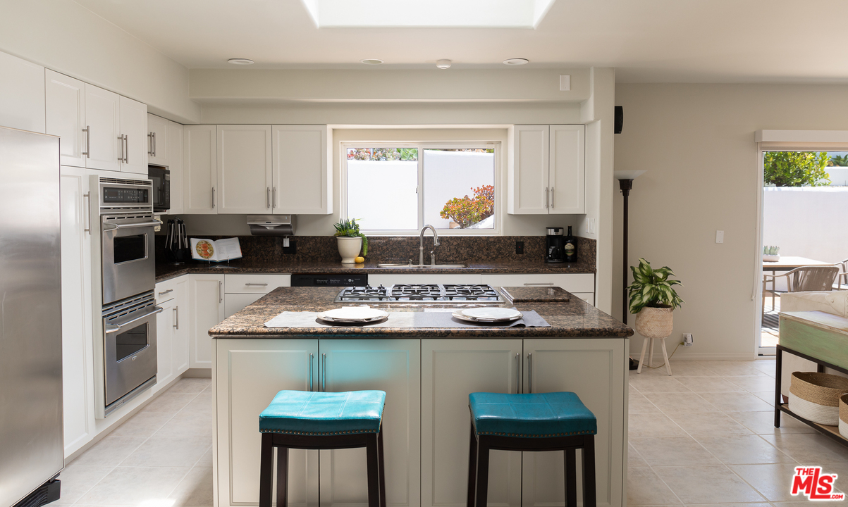 31855 Broad Beach Road Malibu, CA 90265 - Photo 12 of 33