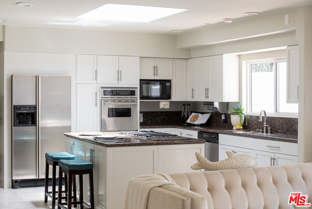 31855 Broad Beach Road Malibu, CA 90265 - Photo 14 of 33