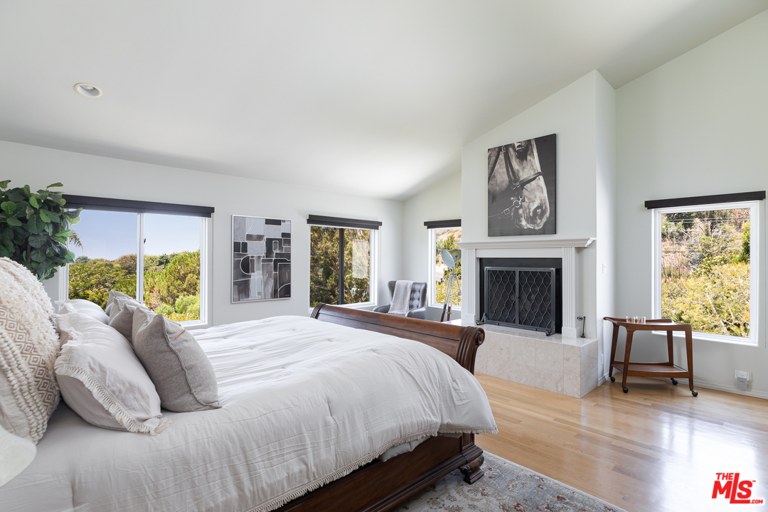 31855 Broad Beach Road Malibu, CA 90265 - Photo 22 of 33