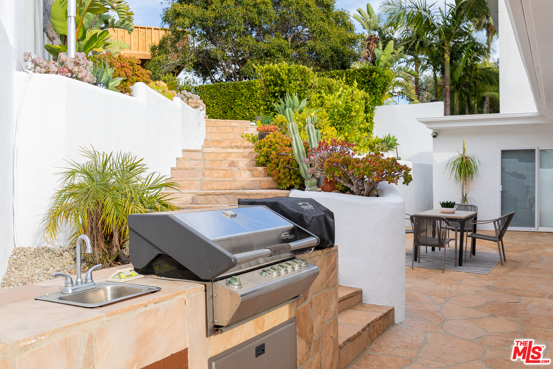 31855 Broad Beach Road Malibu, CA 90265 - Photo 24 of 33