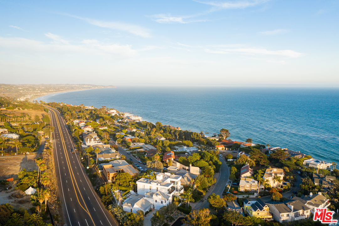 31855 Broad Beach Road Malibu, CA 90265 - Photo 4 of 33