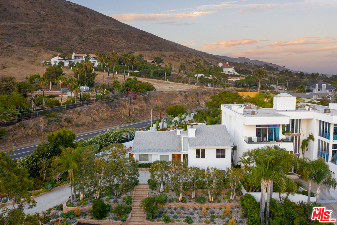 31855 Broad Beach Road Malibu, CA 90265 - Photo 9 of 33