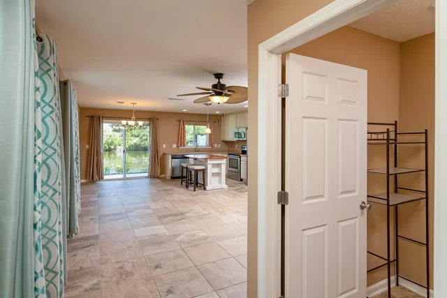 a view of an entryway with a livingroom