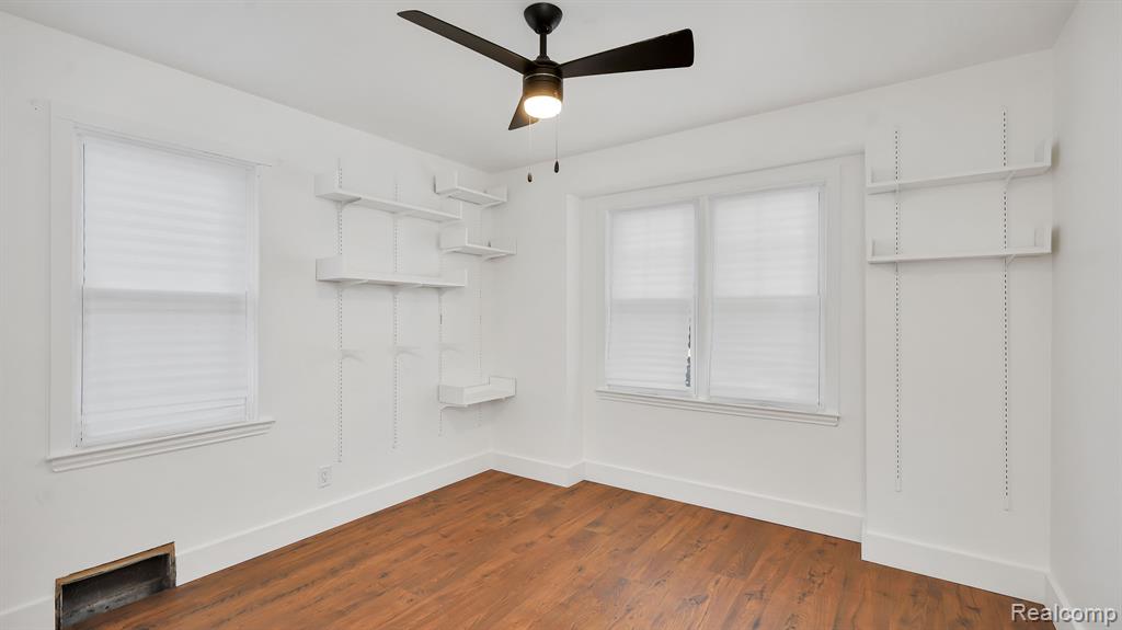 921 Cambridge Road Berkley, MI 48072 - Photo 15 of 25 Gallery Image 15