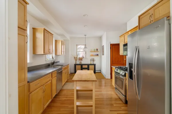 $849,000 | 21 Stone Avenue, Unit 21, Somerville, MA 02143