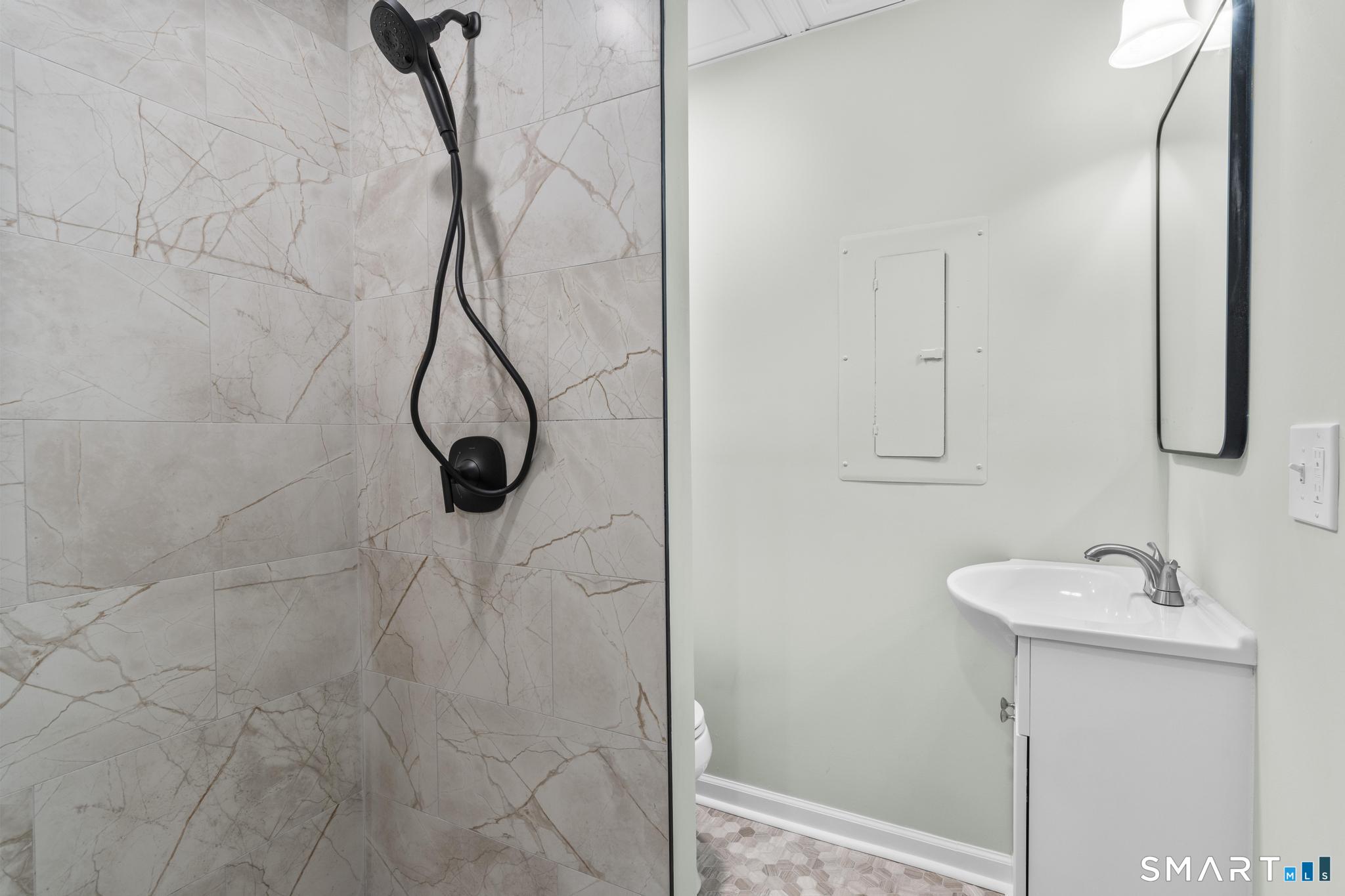 184 Maple Street Branford, CT 06405 - Photo 13 of 18