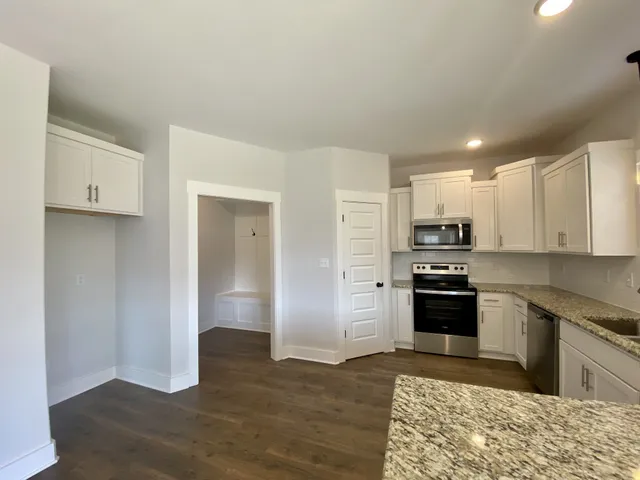 $2,000 | 970 Cherry Blossom Lane, Clarksville, TN 37040