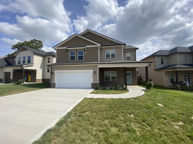 $2,000 | 970 Cherry Blossom Lane, Clarksville, TN 37040