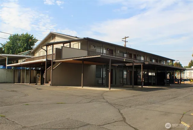 a view of house with a outdoor space