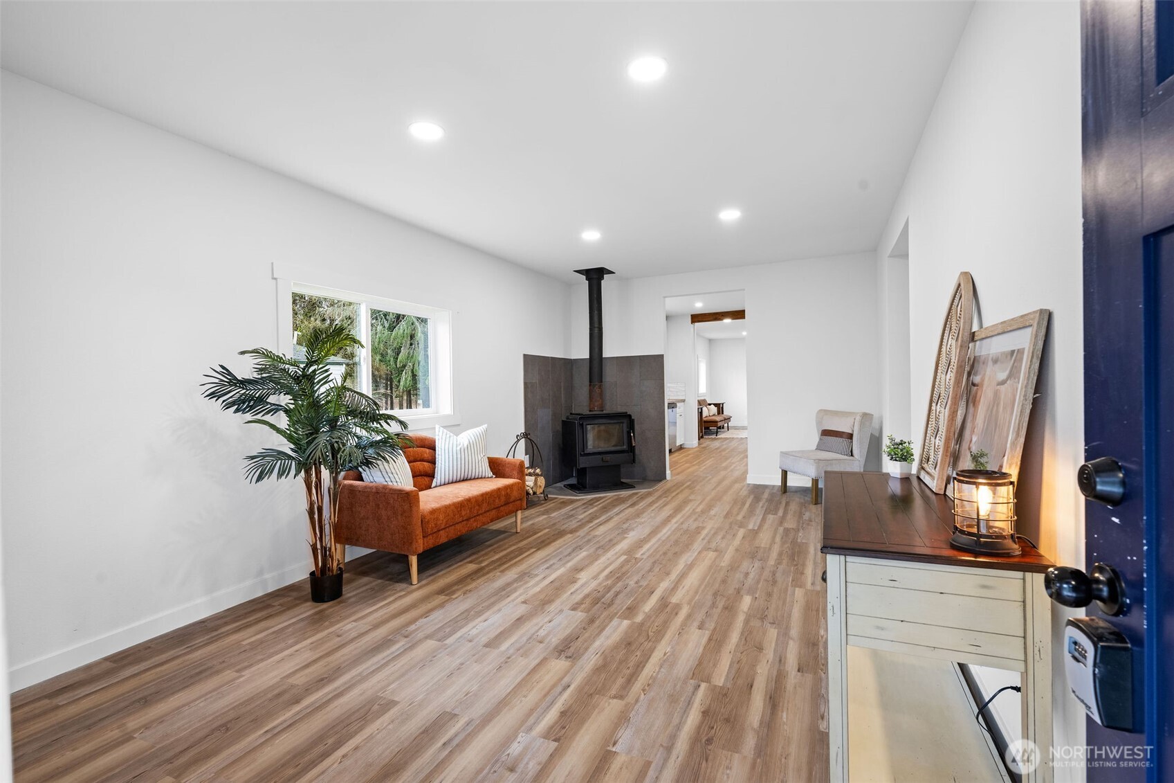 1490 Armstrong Street Raymond, WA 98577 - Photo 4 of 35