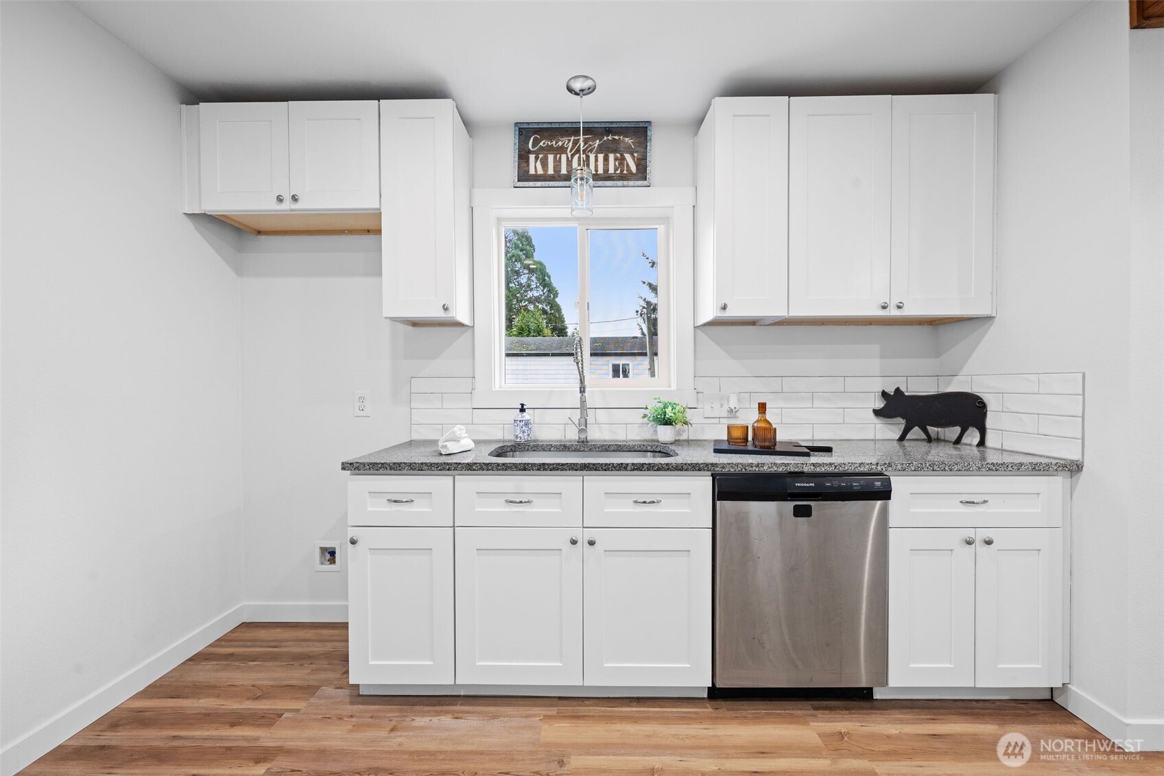 1490 Armstrong Street Raymond, WA 98577 - Photo 8 of 35