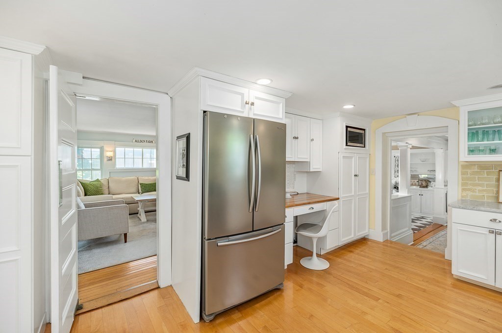 18 Union Street Manchester, MA 01944 - Photo 15 of 38