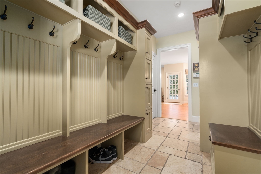 53 Chesterton Road Wellesley, MA 02481 - Photo 14 of 31