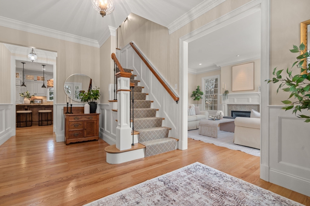 53 Chesterton Road Wellesley, MA 02481 - Photo 2 of 31