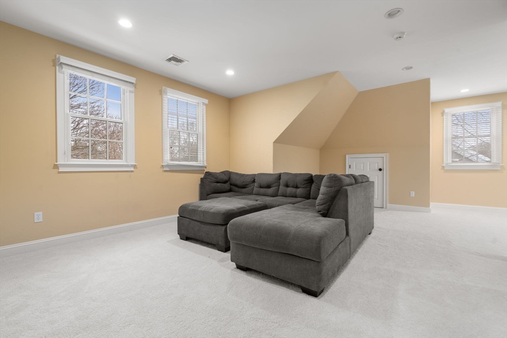 53 Chesterton Road Wellesley, MA 02481 - Photo 26 of 31
