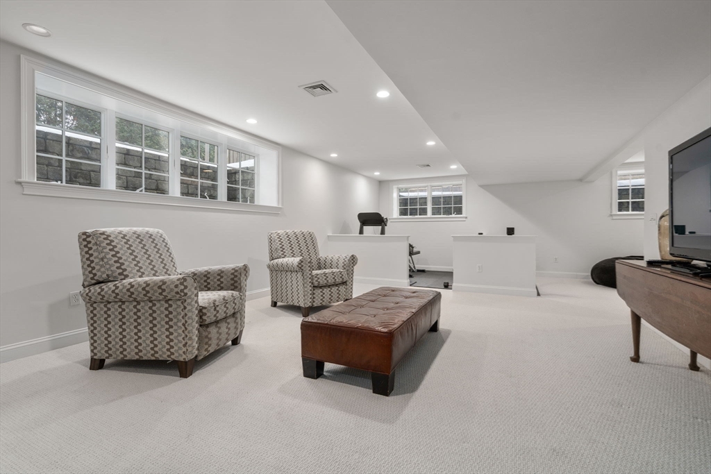 53 Chesterton Road Wellesley, MA 02481 - Photo 28 of 31