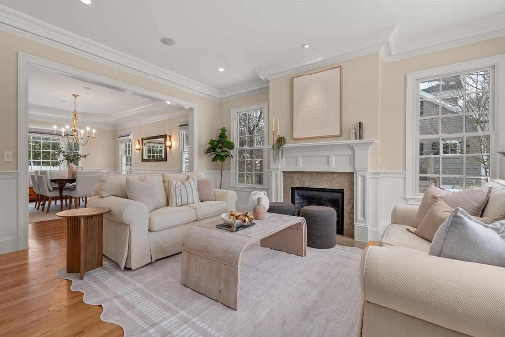 53 Chesterton Road Wellesley, MA 02481 - Photo 3 of 31