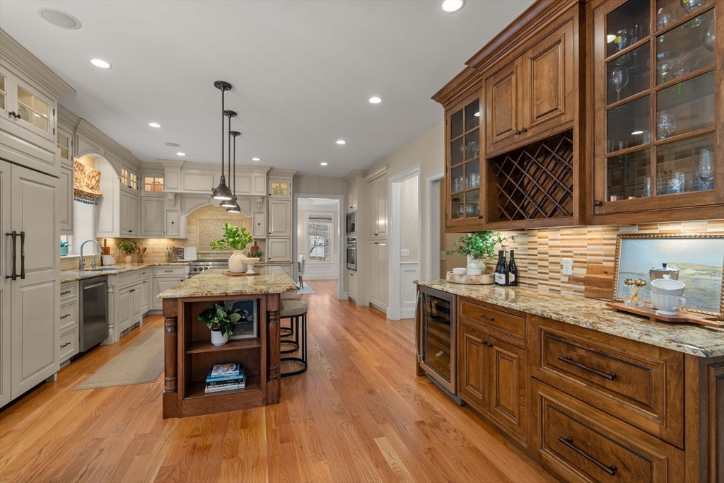 53 Chesterton Road Wellesley, MA 02481 - Photo 8 of 31