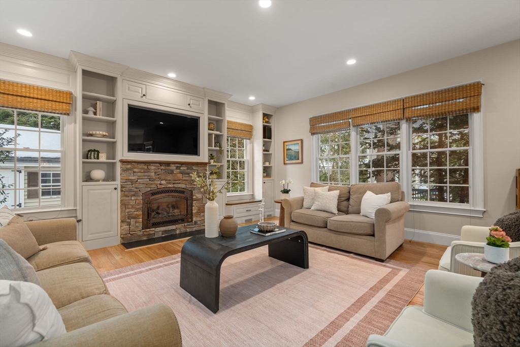 53 Chesterton Road Wellesley, MA 02481 - Photo 10 of 31