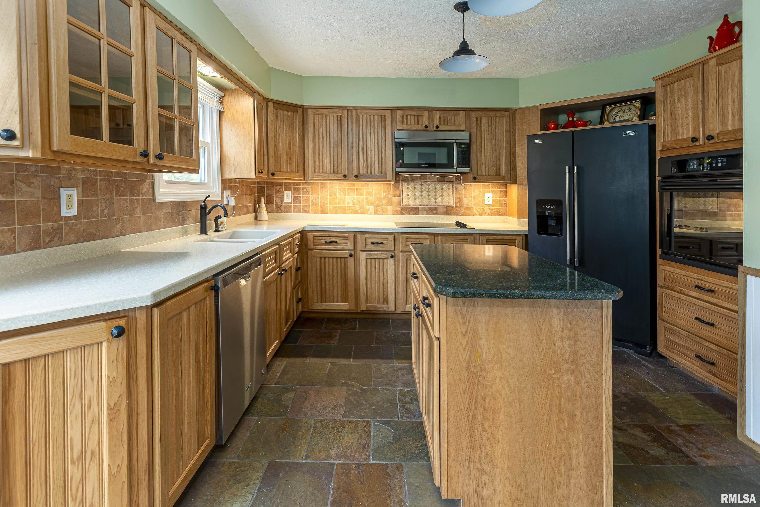 5749 Market Road Marion, IL 62959 - Photo 33 of 60 Gallery Image 33