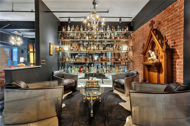 $1,495,000 | 2004 Grand Boulevard, Unit 301, Kansas City, MO 64108