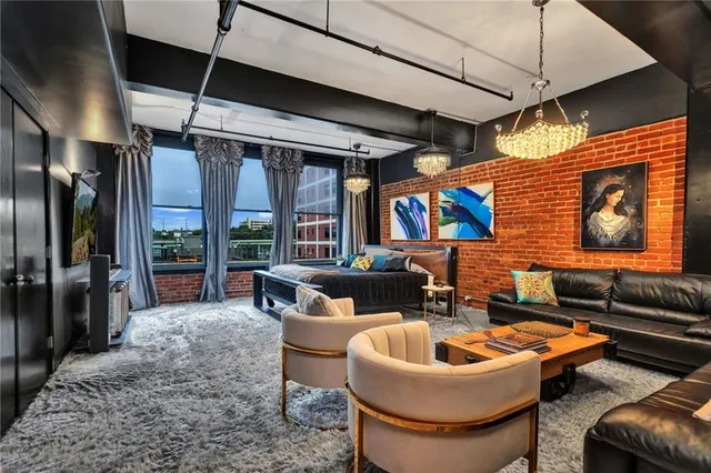 $1,495,000 | 2004 Grand Boulevard, Unit 301, Kansas City, MO 64108