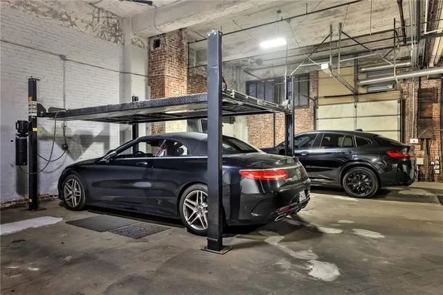 $1,495,000 | 2004 Grand Boulevard, Unit 301, Kansas City, MO 64108