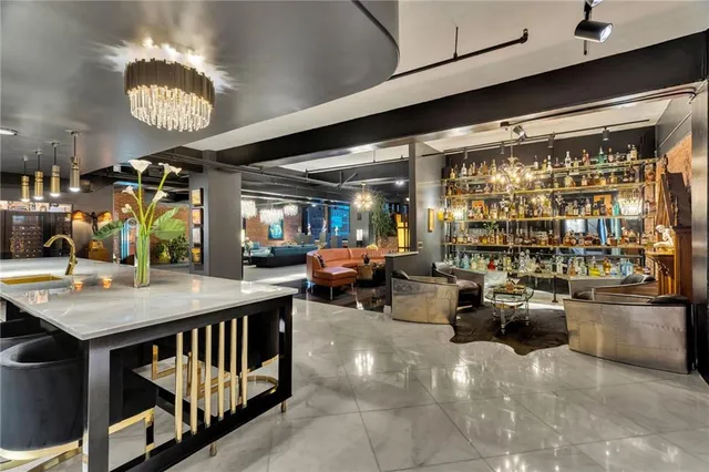 $1,495,000 | 2004 Grand Boulevard, Unit 301, Kansas City, MO 64108