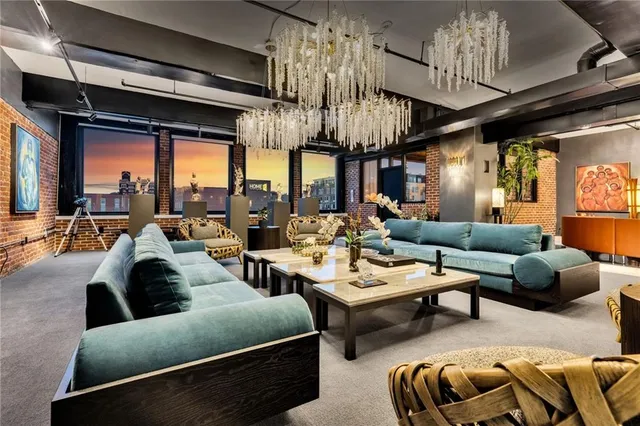 $1,495,000 | 2004 Grand Boulevard, Unit 301, Kansas City, MO 64108