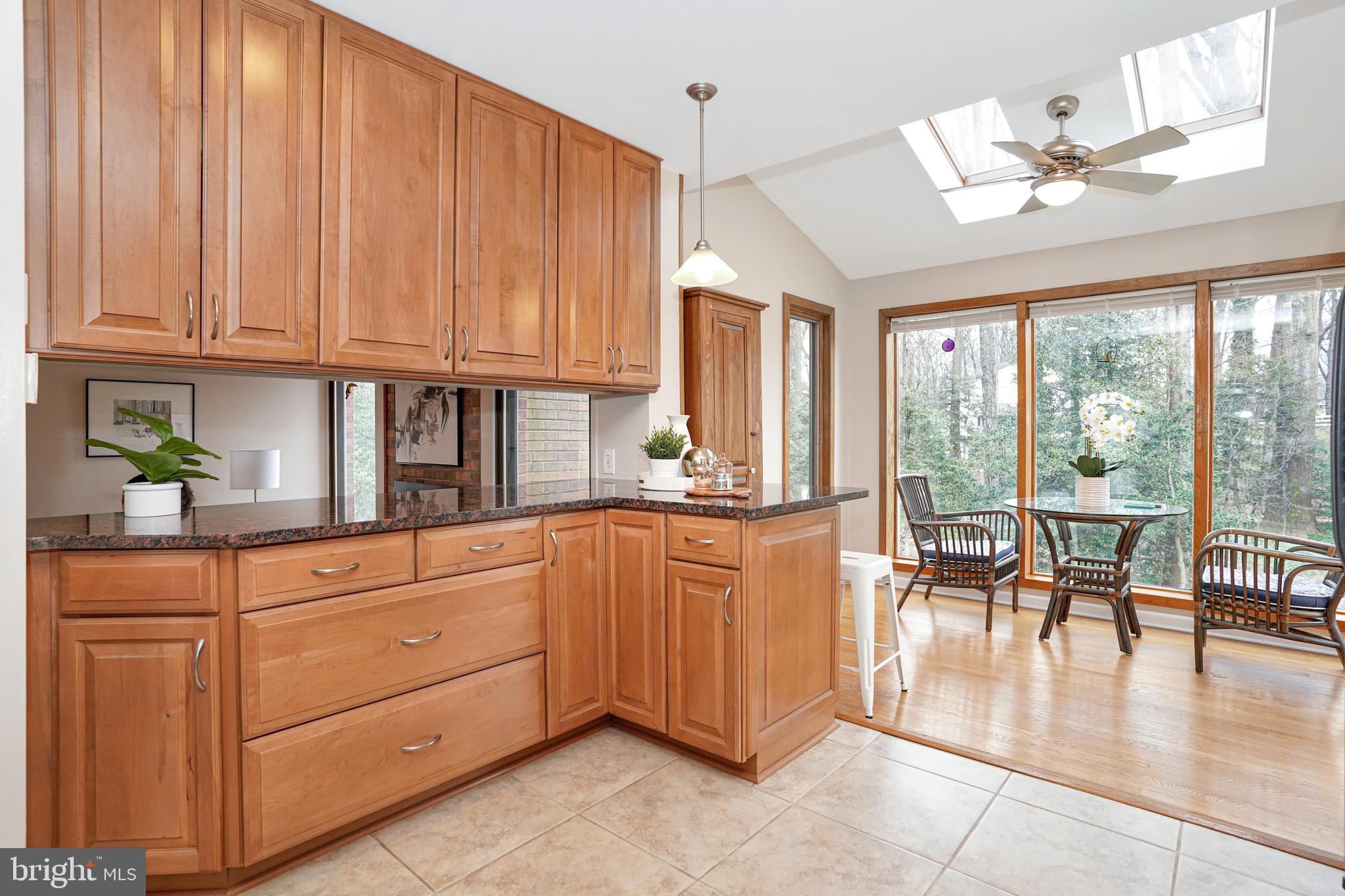 11910 Bennett Road Herndon, VA 20171 - Photo 11 of 66 Gallery Image 11