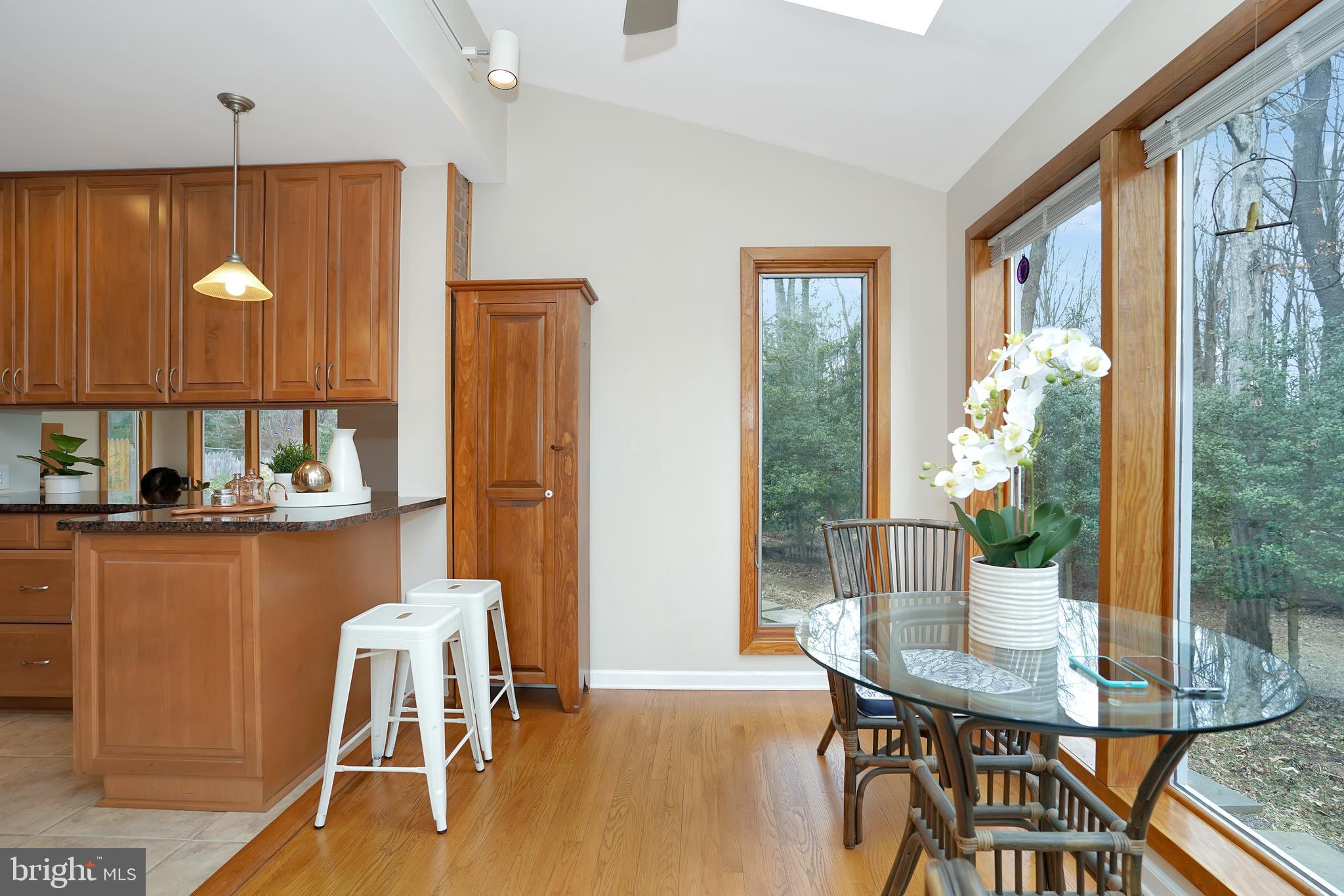 11910 Bennett Road Herndon, VA 20171 - Photo 13 of 66 Gallery Image 13