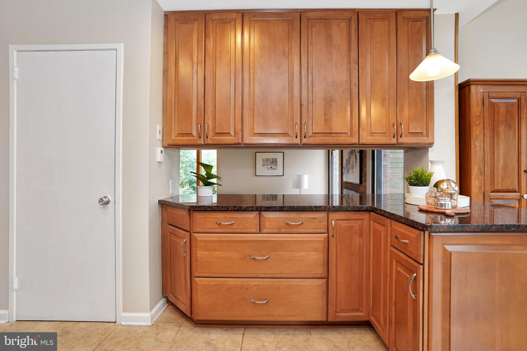 11910 Bennett Road Herndon, VA 20171 - Photo 10 of 66 Gallery Image 10