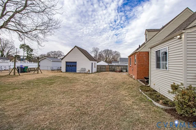 a view of backyard of house