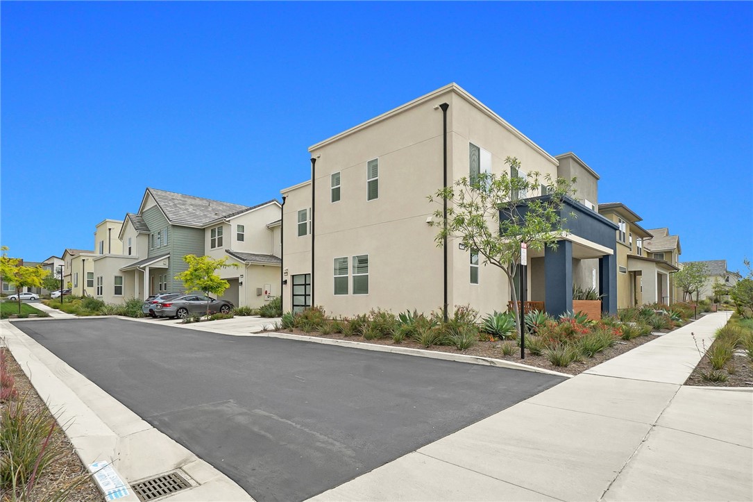 27014 Declaration Road Valencia, CA 91381 - Photo 25 of 30