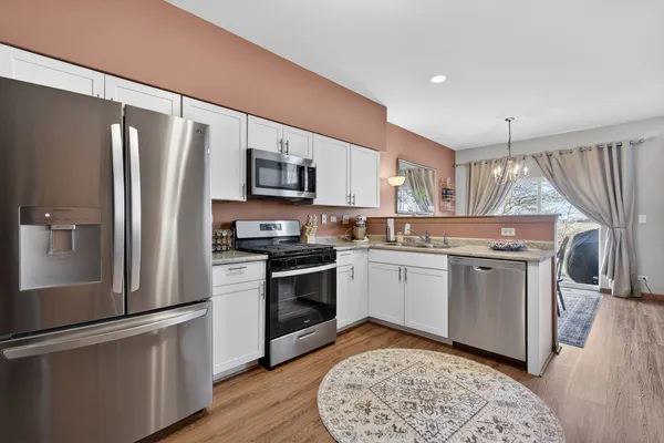 $275,000 | 6923 Clearwater Drive, Unit CM042, Plainfield, IL 60586
